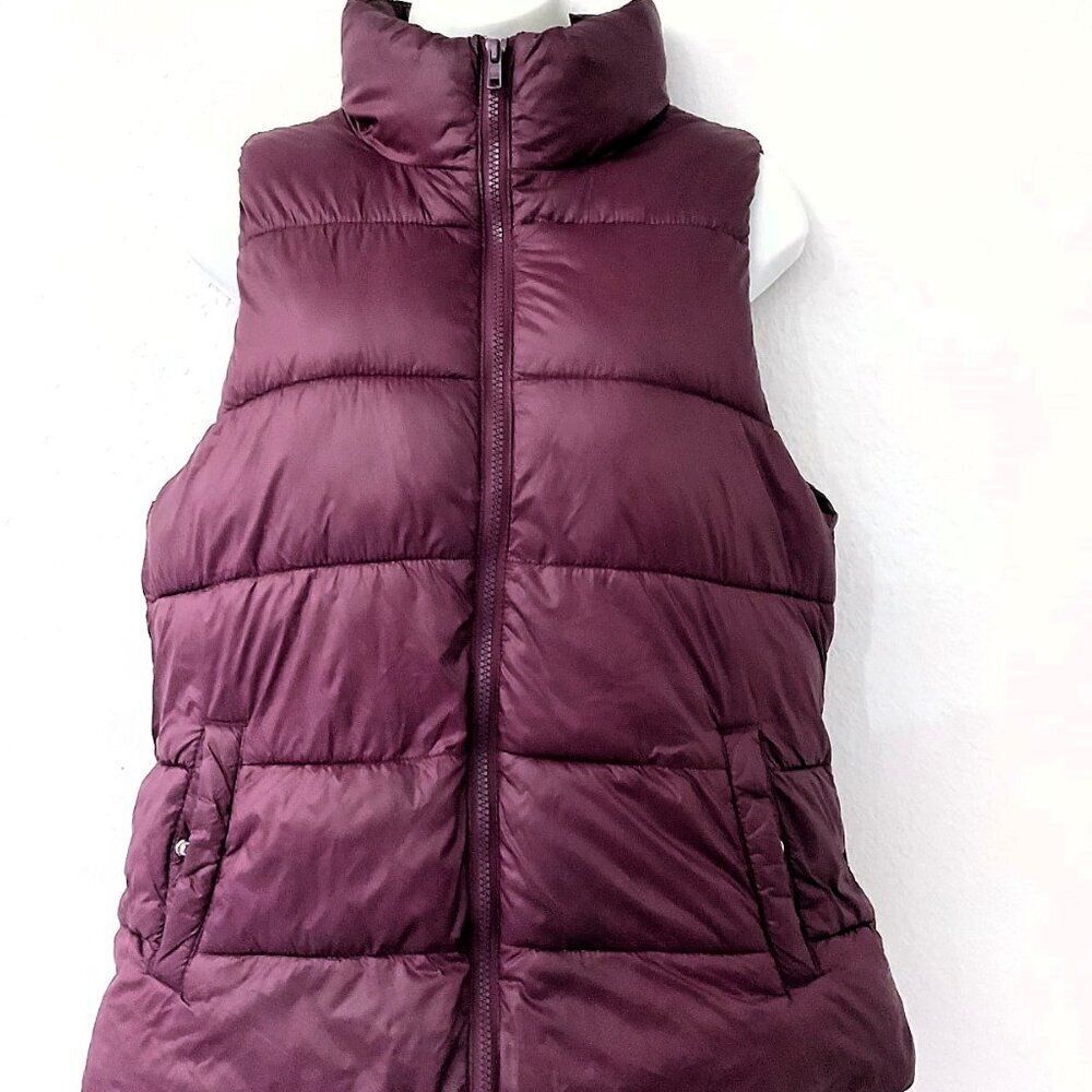 Old Navy Women's Fleece Lined Puffer Vest Burgundy Medium